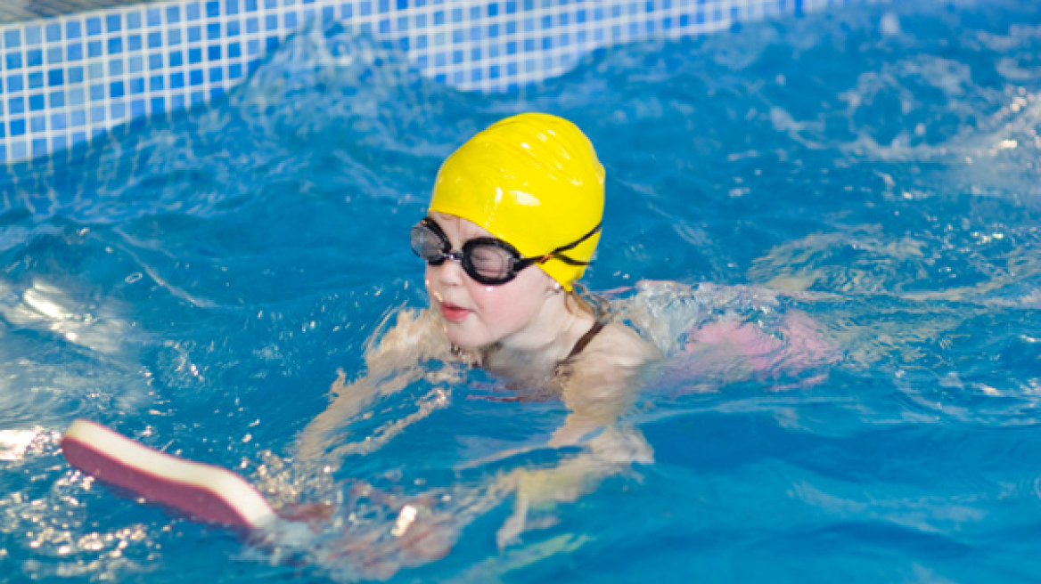 Υποχρεωτικά μαθήματα κολύμβησης στα δημοτικά σχολεία από τον Σεπτέμβριο!